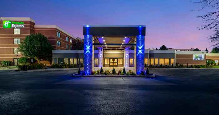 ภายนอกอาคาร Holiday Inn Express NAPERVILLE, an IHG Hotel