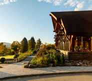 Bangunan 7 Crowne Plaza LAKE PLACID, an IHG Hotel