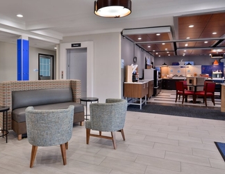 ล็อบบี้ 2 Holiday Inn Express & Suites NORTH KANSAS CITY, an IHG Hotel