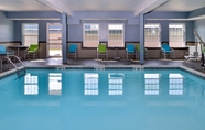 Swimming Pool 3 Holiday Inn Express & Suites NORTH KANSAS CITY, an IHG Hotel