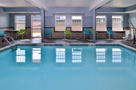 Swimming Pool Holiday Inn Express & Suites NORTH KANSAS CITY, an IHG Hotel