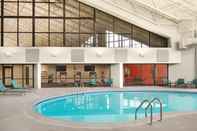Swimming Pool Holiday Inn BLOOMINGTON - NORMAL, an IHG Hotel