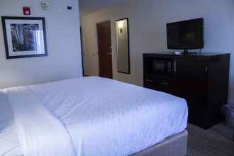 Bedroom 4 Holiday Inn Express & Suites PITTSBURGH WEST MIFFLIN, an IHG Hotel