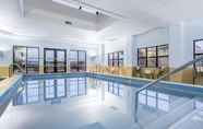 Swimming Pool 7 Holiday Inn LAFAYETTE-CITY CENTRE, an IHG Hotel