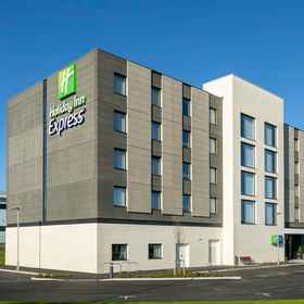 Hotel Exterior1Holiday Inn Express BRIDGWATER M5, JCT. 24 by IHG, an IHG Hotel,Blake Museum飯店