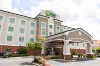 Exterior Holiday Inn Express & Suites VALDOSTA WEST - MALL AREA, an IHG Hotel