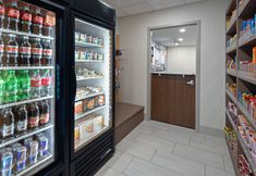 Sảnh chờ 7 Holiday Inn Express & Suites SEATTLE-SEA-TAC AIRPORT by IHG, an IHG Hotel