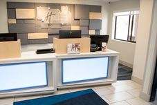 Lobby Holiday Inn Express & Suites COLORADO SPRINGS NORTH by IHG, an IHG Hotel