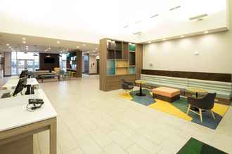 Lobi 4 Holiday Inn & Suites KALAMAZOO WEST, an IHG Hotel