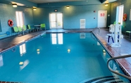 Swimming Pool 2 Holiday Inn Express & Suites LOUISVILLE SOUTH-HILLVIEW, an IHG Hotel