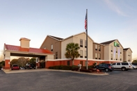 Bangunan Holiday Inn Express & Suites MILTON EAST I-10, an IHG Hotel