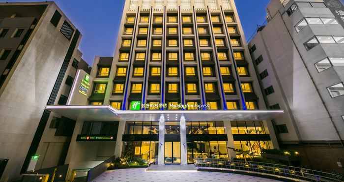 ภายนอกอาคาร Holiday Inn Express TAICHUNG FENGCHIA, an IHG Hotel