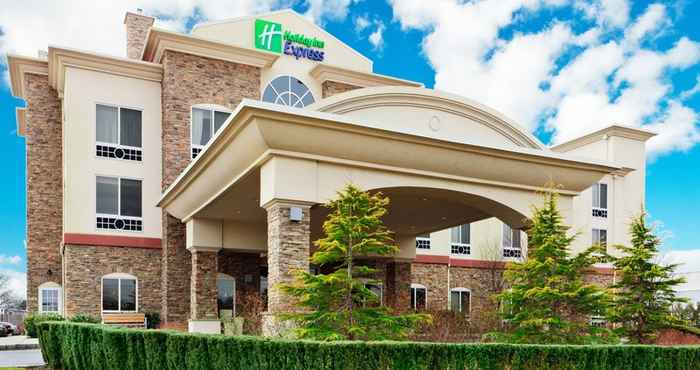 ภายนอกอาคาร Holiday Inn Express & Suites LONG ISLAND-EAST END, an IHG Hotel