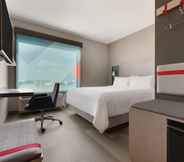Bedroom 3 avid hotel ROSEVILLE - MINNEAPOLIS NORTH