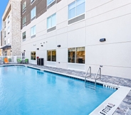 Swimming Pool 4 Holiday Inn Express & Suites NICEVILLE - EGLIN AREA, an IHG Hotel