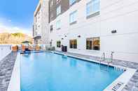 สระว่ายน้ำ Holiday Inn Express & Suites NICEVILLE - EGLIN AREA, an IHG Hotel