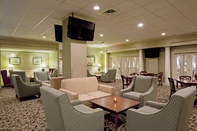 Bar, Cafe and Lounge Holiday Inn PORTLAND-BY THE BAY, an IHG Hotel