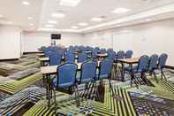Functional Hall Holiday Inn Express & Suites NICEVILLE - EGLIN AREA, an IHG Hotel