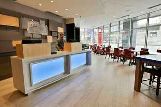 Lobi 4 Holiday Inn Express & Suites JERSEY CITY - HOLLAND TUNNEL, an IHG Hotel