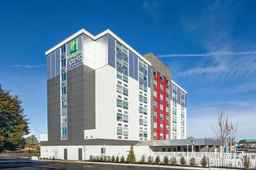 Holiday Inn Express RICHMOND - MIDTOWN, an IHG Hotel, SGD 290.61