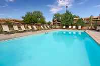 Kolam Renang Holiday Inn CANYON DE CHELLY (CHINLE), an IHG Hotel