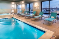 Swimming Pool Holiday Inn Express & Suites ROMEOVILLE - JOLIET NORTH, an IHG Hotel