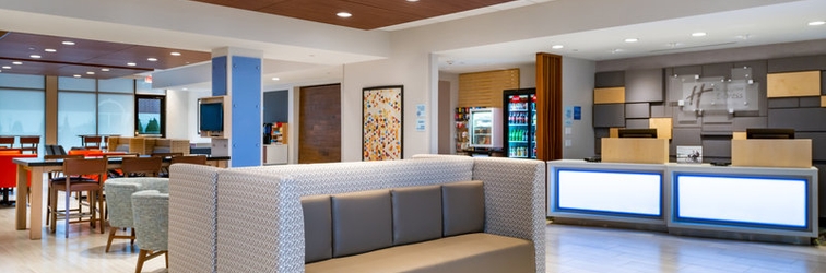 Lobby Holiday Inn Express & Suites ROMEOVILLE - JOLIET NORTH, an IHG Hotel