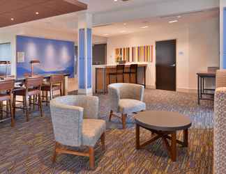 Lobi 2 Holiday Inn Express & Suites OLATHE WEST, an IHG Hotel