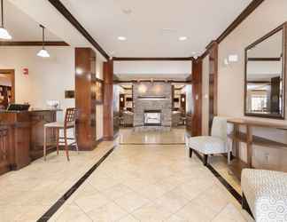 Lobi 2 Staybridge Suites AKRON-STOW-CUYAHOGA FALLS, an IHG Hotel