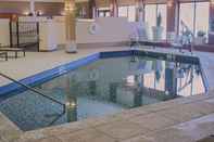สระว่ายน้ำ Holiday Inn RIVERTON-CONVENTION CENTER, an IHG Hotel