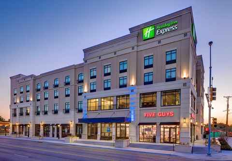 Exterior Holiday Inn Express & Suites KANSAS CITY KU MEDICAL CENTER, an IHG Hotel