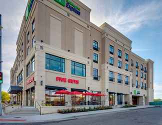 Exterior 2 Holiday Inn Express & Suites KANSAS CITY KU MEDICAL CENTER, an IHG Hotel