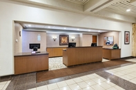 Lobby Crowne Plaza COLUMBUS NORTH- WORTHINGTON, an IHG Hotel