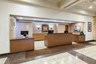 Lobi Crowne Plaza COLUMBUS NORTH- WORTHINGTON, an IHG Hotel