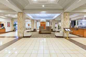 Lobi 4 Crowne Plaza COLUMBUS NORTH- WORTHINGTON, an IHG Hotel