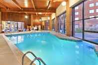 Swimming Pool Crowne Plaza COLUMBUS NORTH- WORTHINGTON, an IHG Hotel