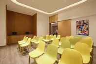 Functional Hall Holiday Inn Express HYDERABAD HITEC CITY, an IHG Hotel