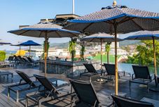 游泳池 Hotel Indigo PHUKET PATONG by IHG, an IHG Hotel