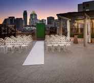 Common Space 3 Hotel Indigo AUSTIN DOWNTOWN - UNIVERSITY, an IHG Hotel