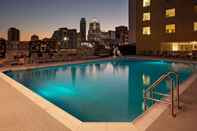 Swimming Pool Hotel Indigo AUSTIN DOWNTOWN - UNIVERSITY, an IHG Hotel