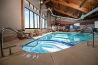 สระว่ายน้ำ Holiday Inn Express & Suites GRAND CANYON, an IHG Hotel