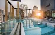 Swimming Pool 2 Staybridge Suites BANGKOK THONGLOR, an IHG Hotel