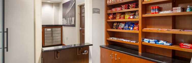 Lobi Staybridge Suites CHESAPEAKE - VIRGINIA BEACH, an IHG Hotel