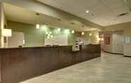 Lobby 6 Holiday Inn STAUNTON CONFERENCE CENTER, an IHG Hotel