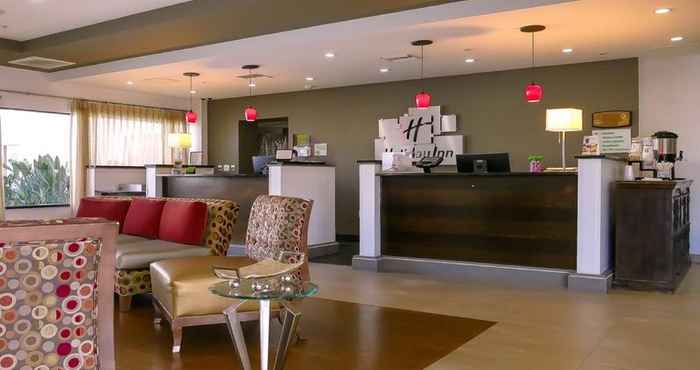 Lobby Holiday Inn FORT MYERS - DOWNTOWN AREA, an IHG Hotel