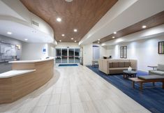 Lobby 7 Holiday Inn Express & Suites CHOWCHILLA - YOSEMITE PK AREA by IHG, an IHG Hotel