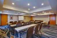 Functional Hall Holiday Inn Express SAN FRANCISCO-AIRPORT NORTH, an IHG Hotel