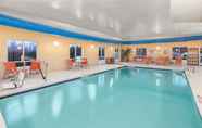 Hồ bơi 7 Holiday Inn Express & Suites GREENVILLE-I-85 & WOODRUFF RD, an IHG Hotel