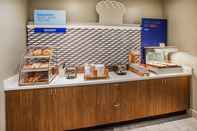 ร้านอาหาร Holiday Inn Express & Suites SIKESTON, an IHG Hotel