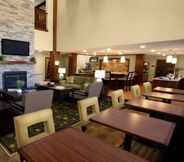 Restoran 7 Staybridge Suites HOUSTON WEST/ENERGY CORRIDOR, an IHG Hotel